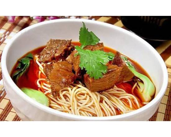 Braised Beef Brisket With Noodles soup 红烧牛腩面